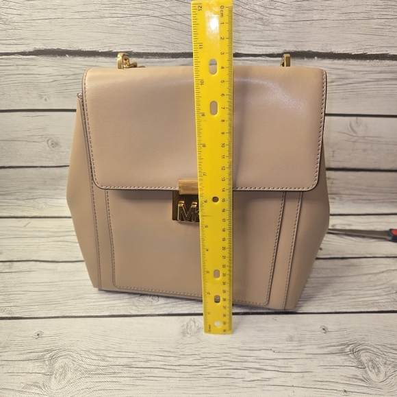 Michael Kors Mindy MD Leather Backpack Pre-owned main image 4